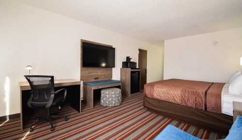 Basic Suite, 1 King Bed, Non Smoking