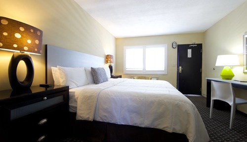 Standard Room, 1 King Bed