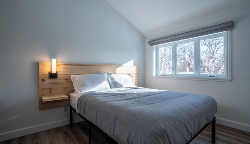 Condo, 2 Bedrooms, Mezzanine (1 km from slopes)