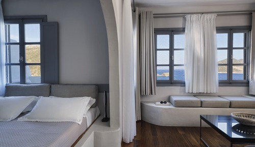 Upper-Level Suite with Sea View for 2