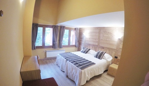 Superior Apartment, 2 Bedrooms, Kitchen, Mountain View