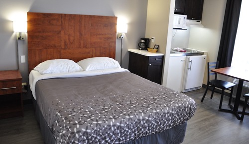 Suite, 2 Queen Beds, Non Smoking, Kitchenette (Two Room, 2 Queen Bed)