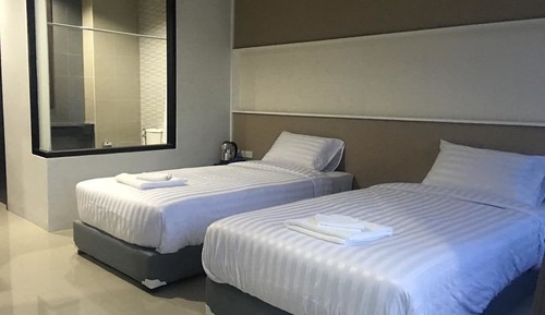 Standard Twin Room