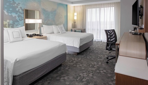 Room, 2 Queen Beds (Mobility Accessible, Tub)