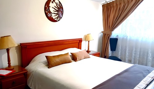 Basic Room, 1 Queen Bed with Sofa bed, Ensuite (Equinoccio)