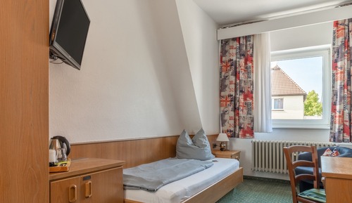 Basic Single Room, 1 Twin Bed, Non Smoking