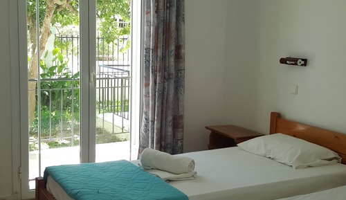 Economy Triple Room