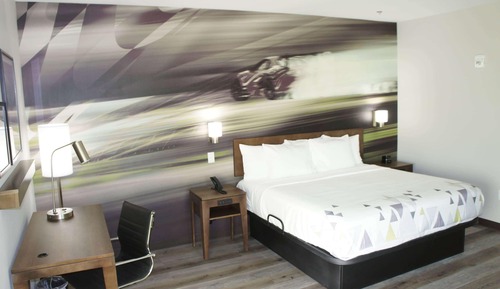Room, 1 King Bed, Accessible, Non Smoking (Mobility)