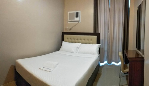 Economy Room