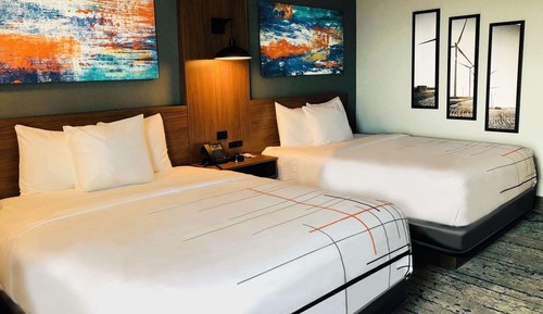 Room, 2 Queen Beds, Accessible, Non Smoking (Hearing Impaired)