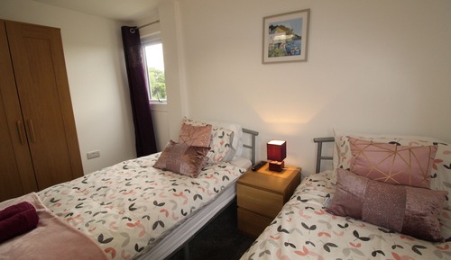 Comfort House, 4 Bedrooms (Sleeps 8)
