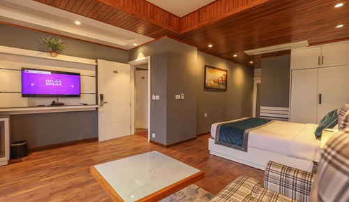 Superior Double Room, 1 King Bed, Non Smoking, Valley View