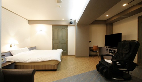 City Double Room, 1 Bedroom, Smoking, Bathtub (A1)