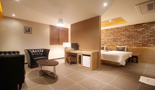 VIP Twin Bedroom