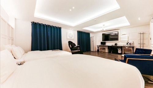 D Premium Room, River View