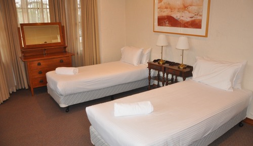 Residence (4 King beds / 8 King Singles)