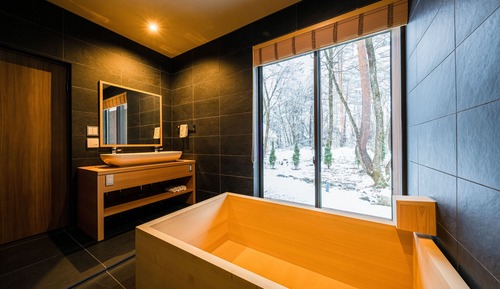 Luxury Chalet, 3 Bedrooms, Hot Tub, Mountain View