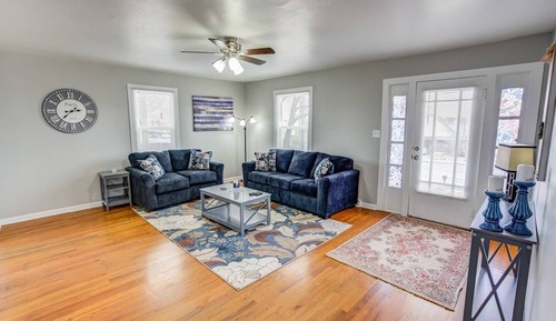 House (2 Bedrooms)