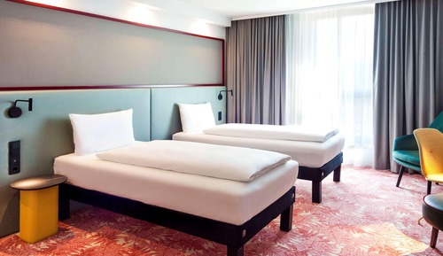 Twin Room, 2 Twin Beds, Connecting Rooms