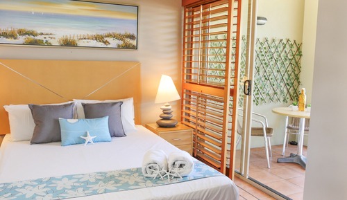 Spacious 1 Bedroom Resort Studio with Ocean Views