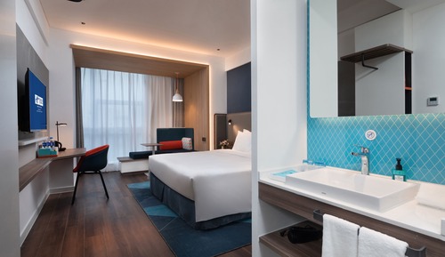 Standard Room, 1 King Bed, City View