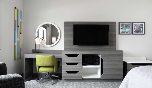 Room, 1 King Bed, Refrigerator & Microwave