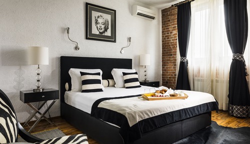 Boutique Room