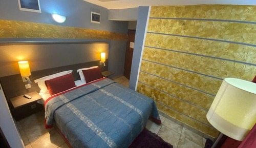 Comfort Room, Lake View
