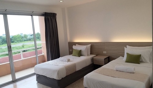 Standard Twin Room