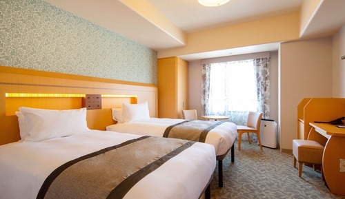 Twin Room, Single Use