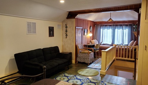 Irish pub (Quadruple room with Private Bathroom)