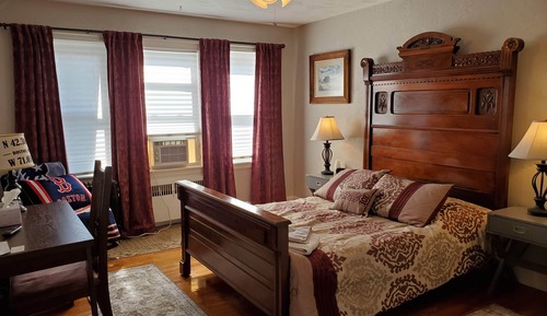 Boston (Double room with Shared bathrooms)