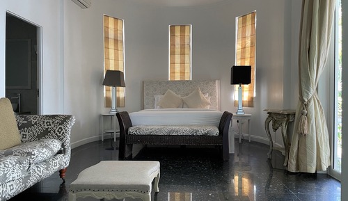 Standard Room, 1 King Bed, Partial Ocean View, Beachfront