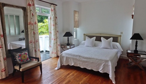 Deluxe Room, 1 King Bed, Mountain View, Beachside