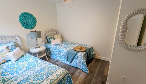 "Condo, 3 Bedroom, 2 Bathroom, Waterfront, Beachfront (Newly Renovated!)"