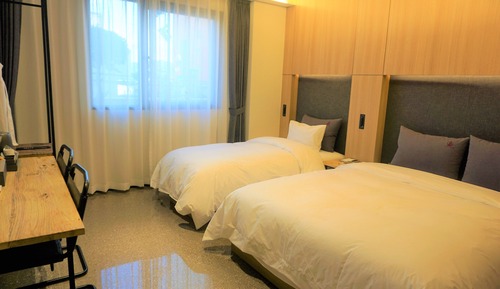 Deluxe Twin Room