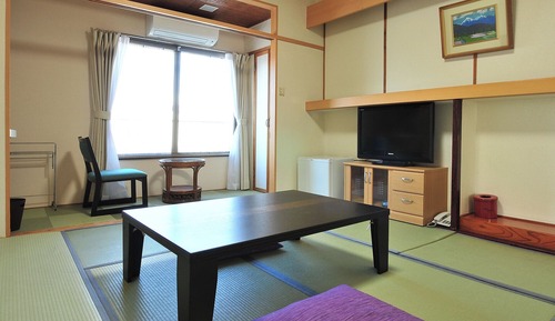 Japanese Style Room for 4 Guests, Shared Bathroom