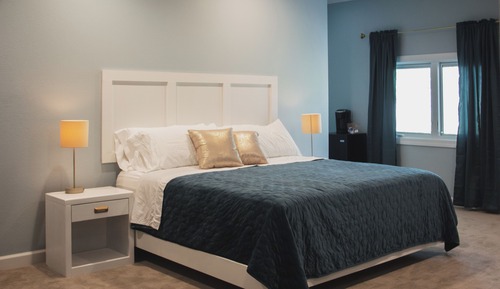 Premium Room, 1 King Bed, Private Bathroom