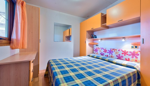 Deluxe Mobile Home (4 Adults + 2 Children)