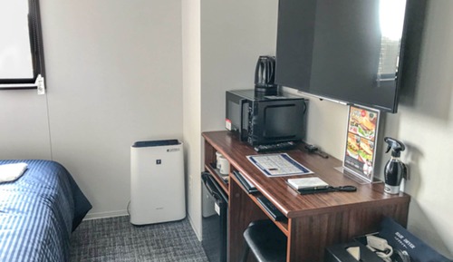 Single Room, Smoking