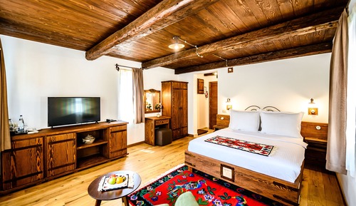 Junior Studio Suite