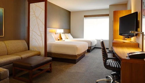 Room (2 Queens Beds & 1 Sofa Bed)