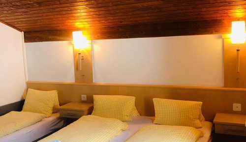 Economy Triple Room
