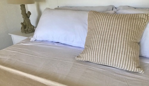 Luxury Studio, 1 King Bed, Refrigerator