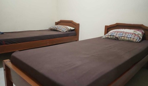 Basic Twin Room