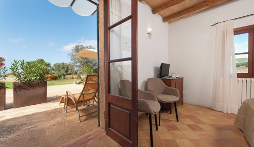Basic Double or Twin Room (Sa Piscina)