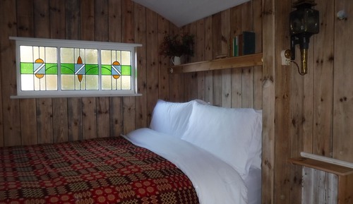 Shepherd Hut- 2 Cabins Exclusively for the Guest/s