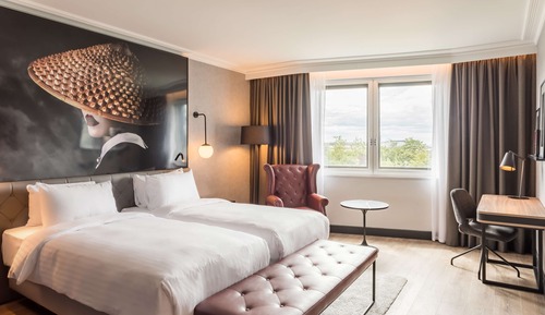 Room, Multiple Bedrooms (Friends & Family)