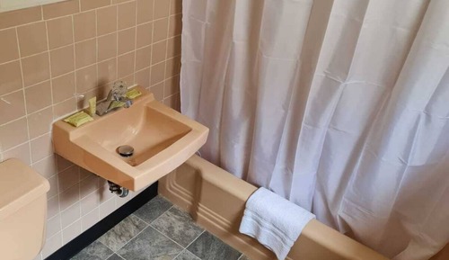 Standard Single Room, 1 Queen Bed Norwest Branch (Not Pet Friendly)