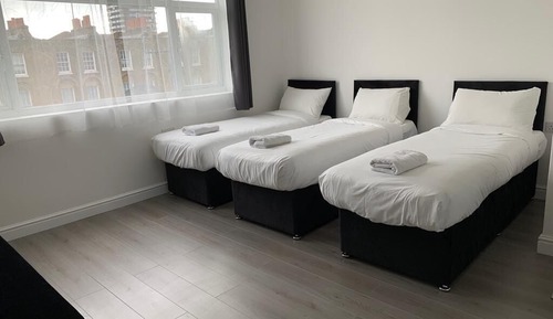 Standard Studio, Private Bathroom (Quad )